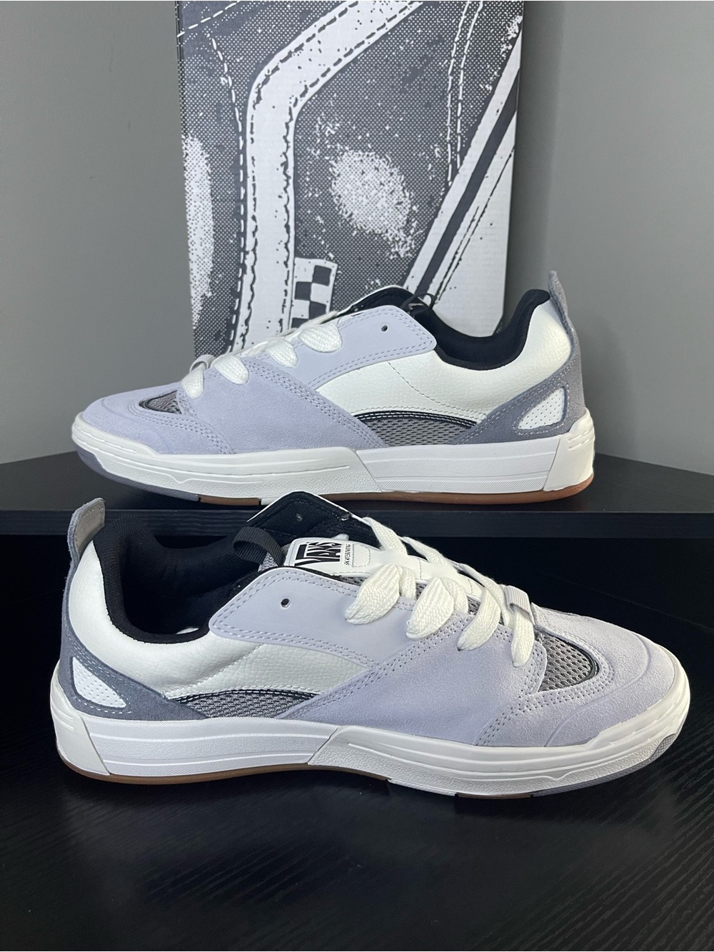 Van’s Low-Top Sneakers in Light Gray & White Size 10.5